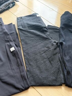 Vuori lot 3 ‼️Women's Leggings xs (one pair missing draw string )